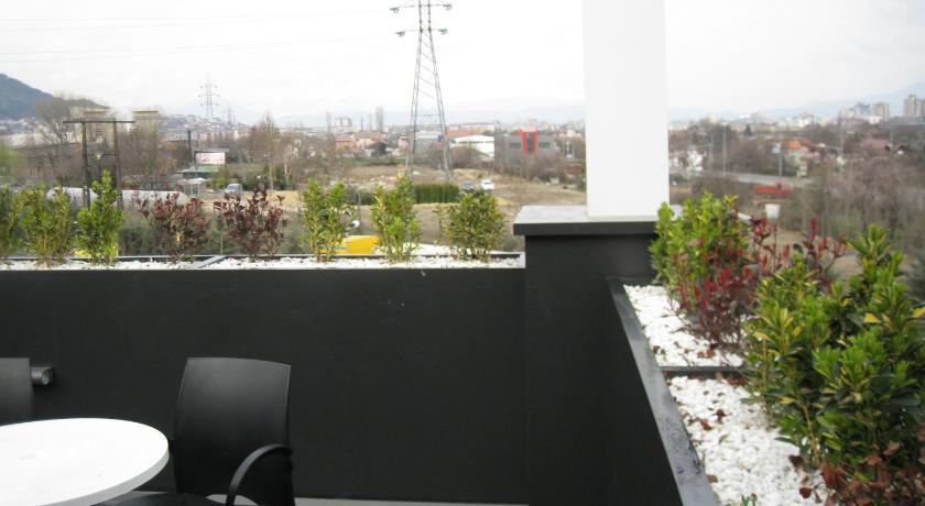 Domus Aparthotel Skopje Exterior foto